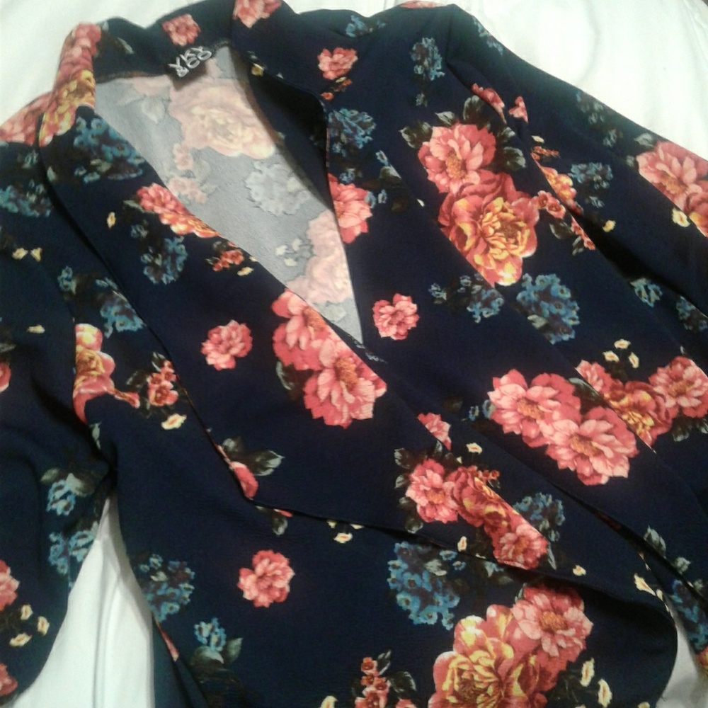 Open floral blazer